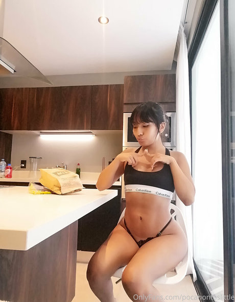 アナルファックオンリーファンズ ポルノ 写真