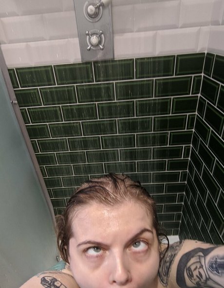 ぽっちゃりティーンオンリーファンズ ヌード 写真