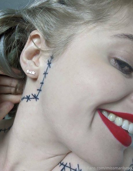 金髪の顔射オンリーファンズ アートヌード 画像