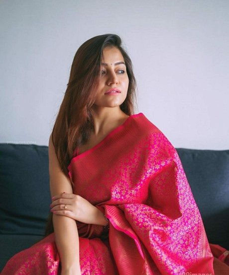 Simran Kaur Hundal プロフィール写真