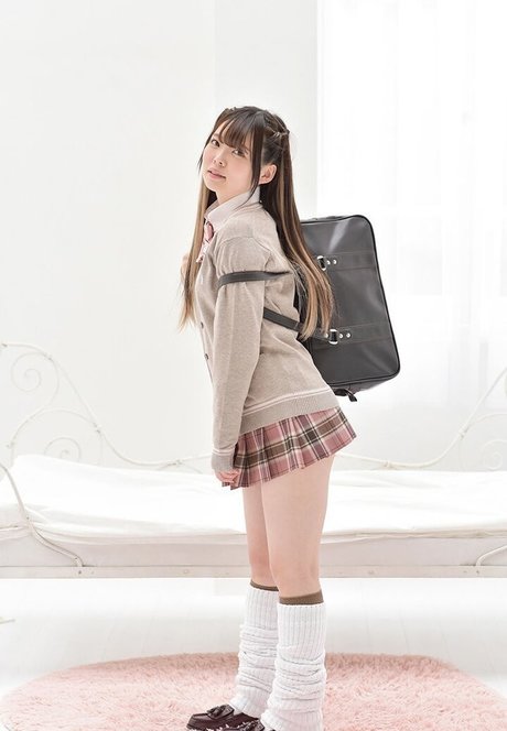 日本の女子高生オンリーファンズ ポルノ 画像