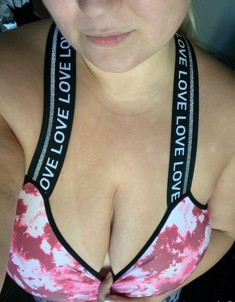 ダブル手コキ オンリーファンズ 美しい裸 写真