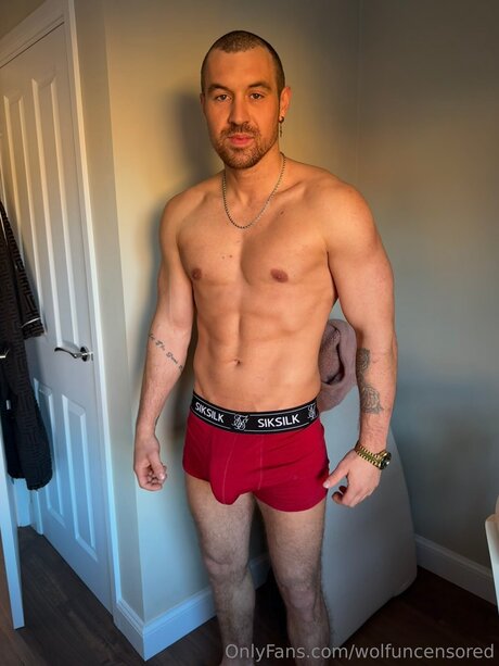 wolfuncensored 素敵なモデル 写真