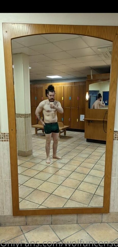 カムフィートオンリーファンズ 美しい裸 画像