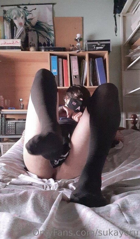 sukayoru 裸のポルノスター 写真