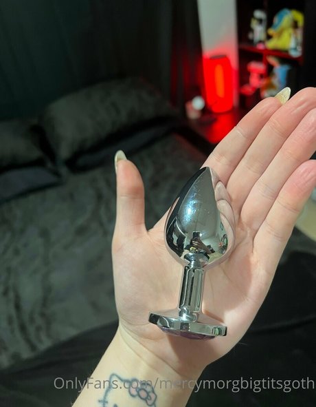 mercymorgbigtitsgoth ポルノ女優 ギャラリー