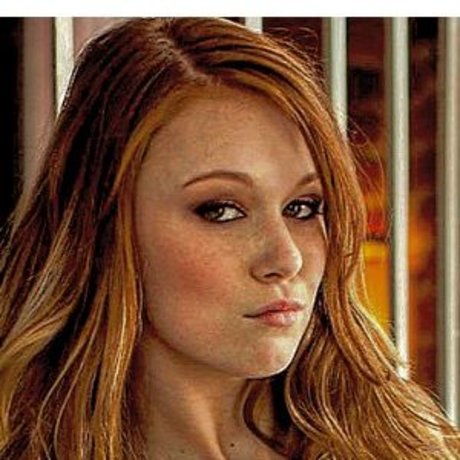 Leanna Decker 素敵なスター 写真