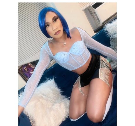 妊娠中のオンリーファンズ ヌード 写真