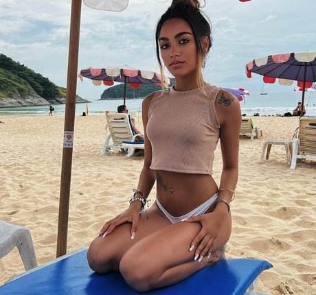 amthai richard 美しいモデル 画像