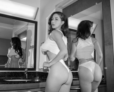 Shay Laren セクシーなポルノスター 画像