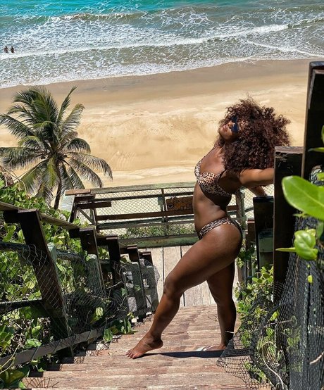 Erika Januza 可愛い女優 写真