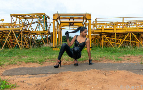 セーリングオンリーファンズ ヌード 写真