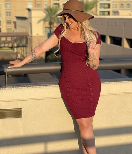 ミラーセルフィーオンリーファンズ 無料セックス 画像