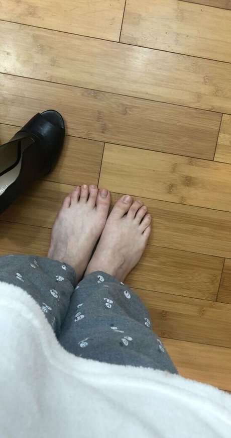 eeveebeevip 美しいモデル 写真