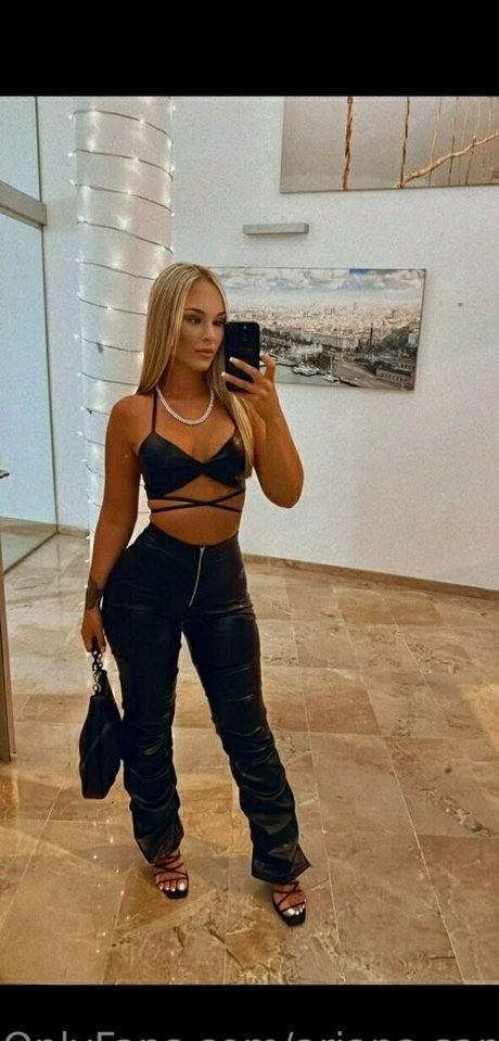 ariana santiago アートスター 写真