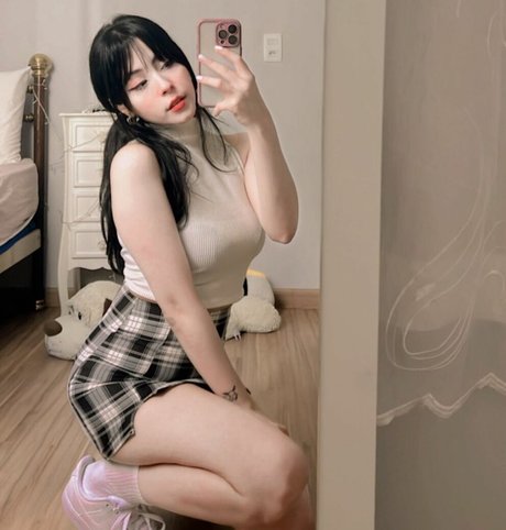 Caroline Favorino ポルノ女優 写真