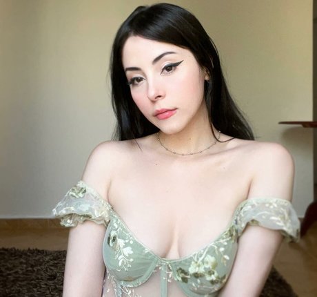 Caroline Favorino HDスター ギャラリー