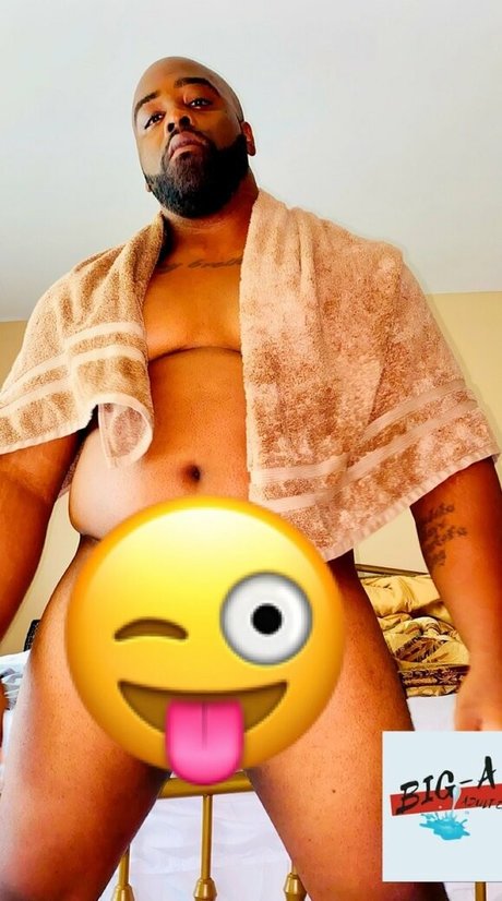 巨乳オナニーオンリーファンズ アートヌード 写真