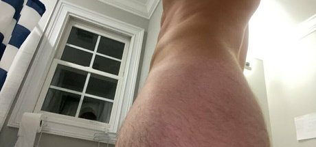 ニューハーフが男とセックスするオンリーファンズ 美しいヌード 画像