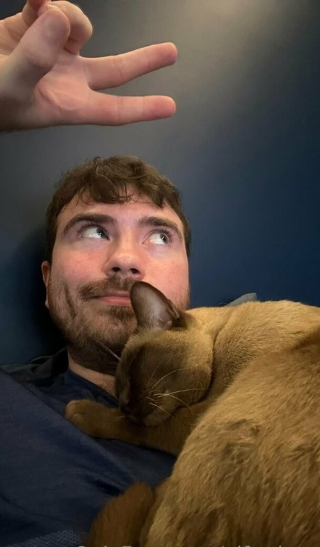 ティーンフィンガリングオンリーファンズ えろ 写真