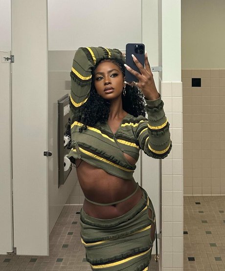 Justine Skye ポルノスター セクシー 写真
