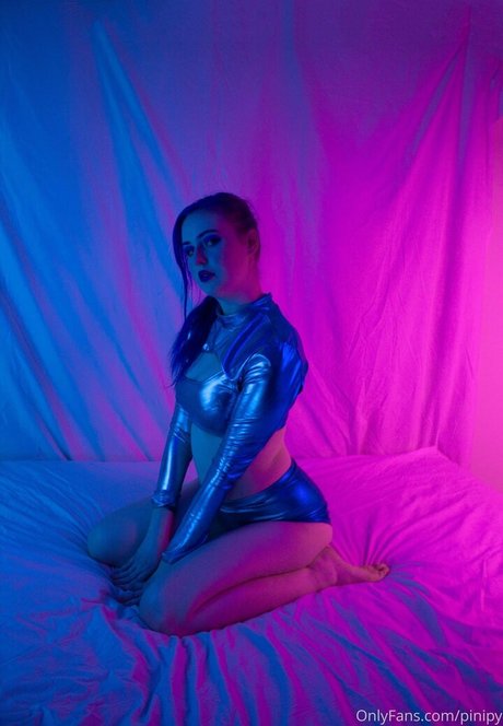 Pinipy 美しいポルノスター ギャラリー