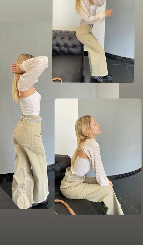 お尻を広げるオンリーファンズ ポルノ 写真