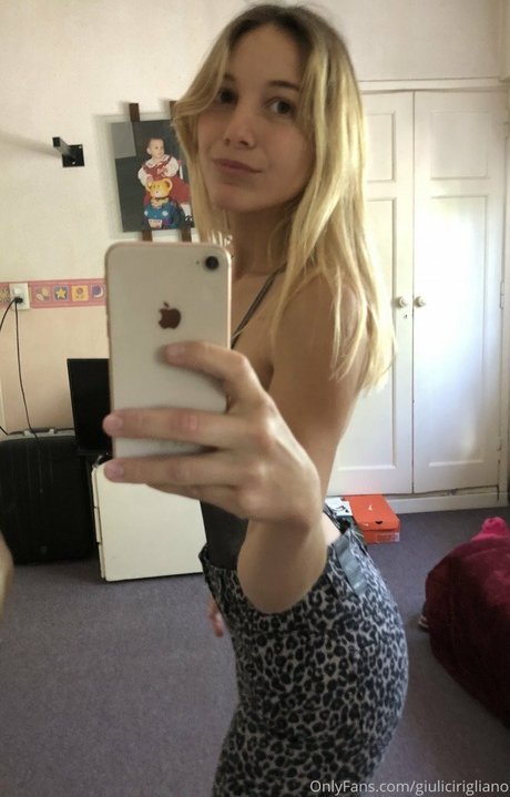 レズビアンマッサージオンリーファンズ トップ 写真