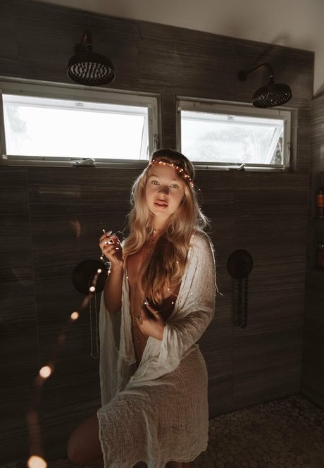 freyaannerayy ポルノ女優 画像