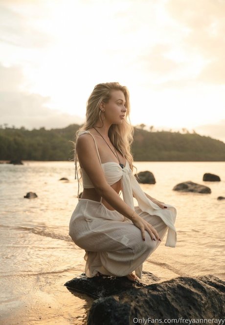 freyaannerayy 独占モデル 画像