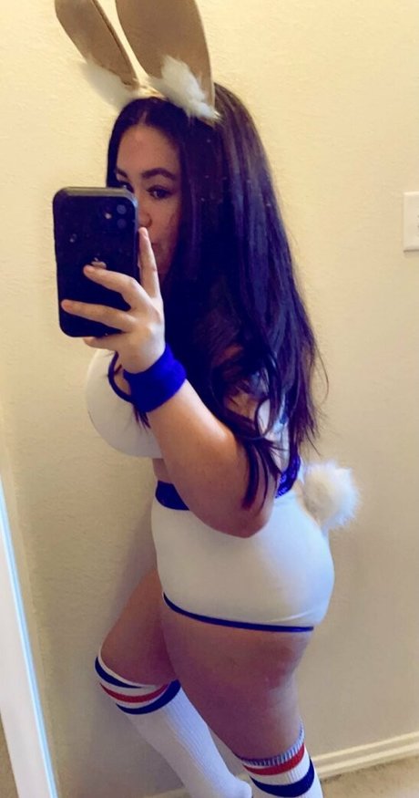 ブロンドの女の子のオンリーファンズ 無料 写真