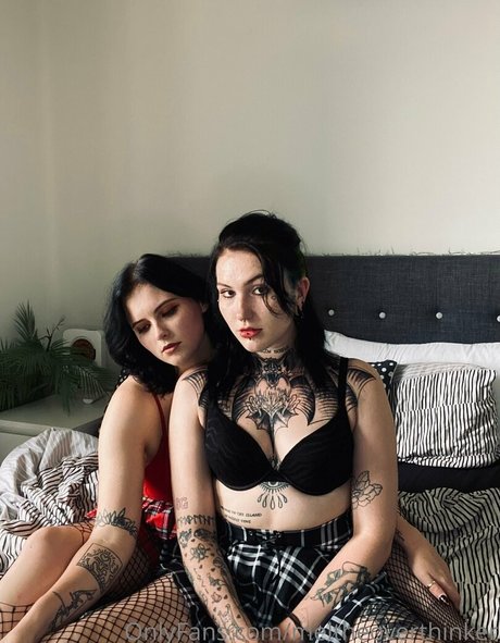 meltheoverthinker 独占女優 アーカイブ