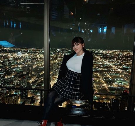 Kami sama ポルノ女優 写真