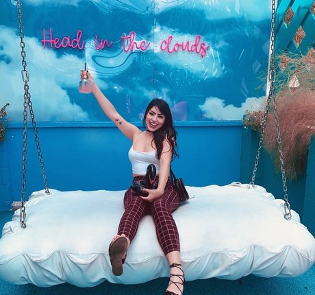 Kami sama エロティックなスター 写真