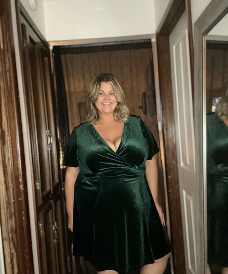 plussize andfine ポルノスター 裸 写真