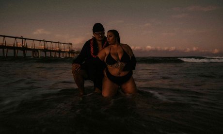 かわいいブロンドのオンリーファンズ ホットヌード 画像