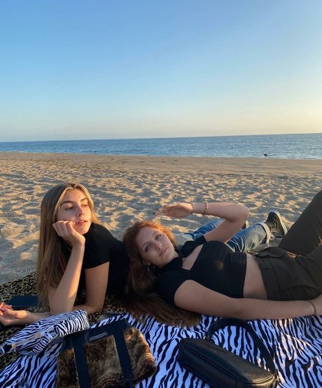 フィットネスベイビーオンリーファンズ ポルノ 写真