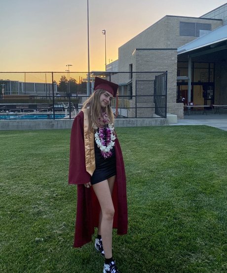 Emiliee Russo エロティックモデル 画像