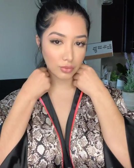 Brndav 美しい女優 写真