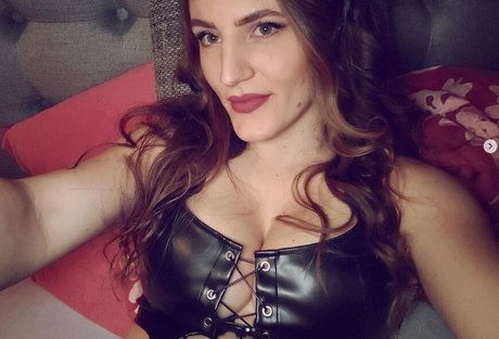 Alena Maier HDモデル 写真