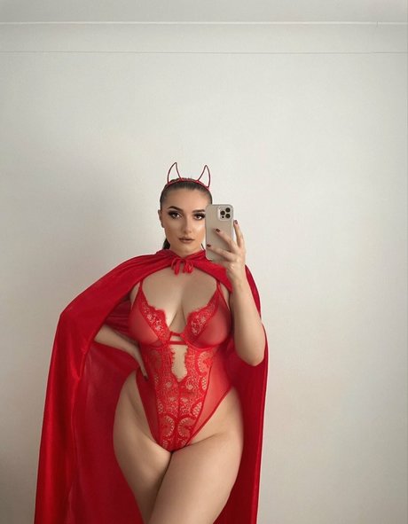 潮吹きオンリーファンズ ホットヌード 画像