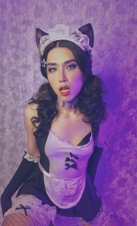 Emily Yunicorn ヌードスター 写真