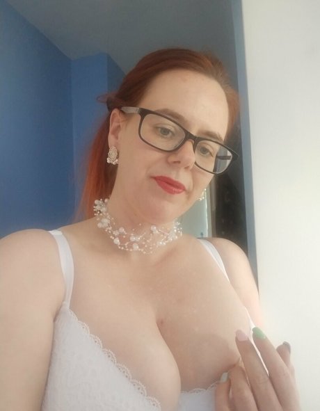 petitepantyhose ポルノスター 裸 写真