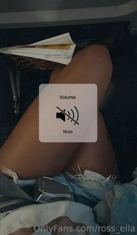 ross ella 裸のポルノスター 写真