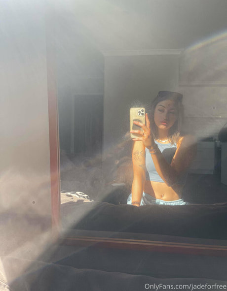 アジアの無料オンリーファンズ エロチック 画像