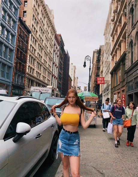 emilyyfiore アダルト女優 画像