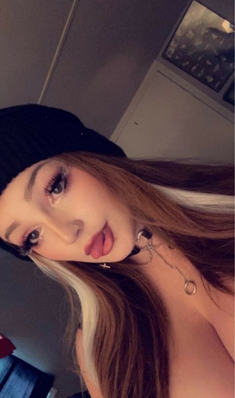 emilyyfiore ヌードモデル 写真