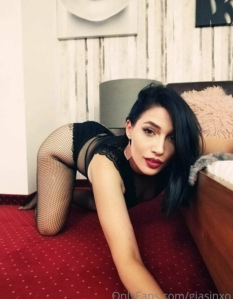 giasinxo エロティックなポルノスター 画像