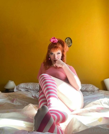 luvooba ポルノスター エロティック 写真