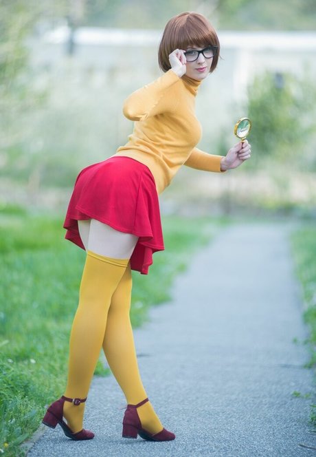 金髪の妻オンリーファンズ 無料 画像